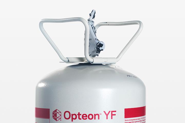 opteon tm yf canister of automotive refrigerant